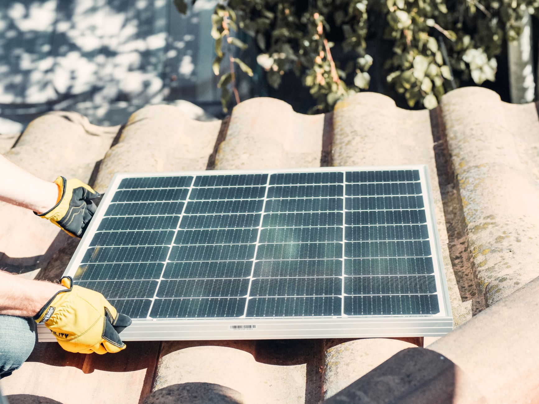 Installateur panneaux solaires équipe à Brest